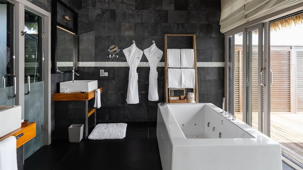 JA Manafaru, The Real Maldives - Complimentary Seaplane for 7 Nights and More - Stay Period Until 23 Dec 2025 Sunrise Pool Water Villa I Complimentary Seaplane for 7 nights and more I Non-Motorized Water Sports 4