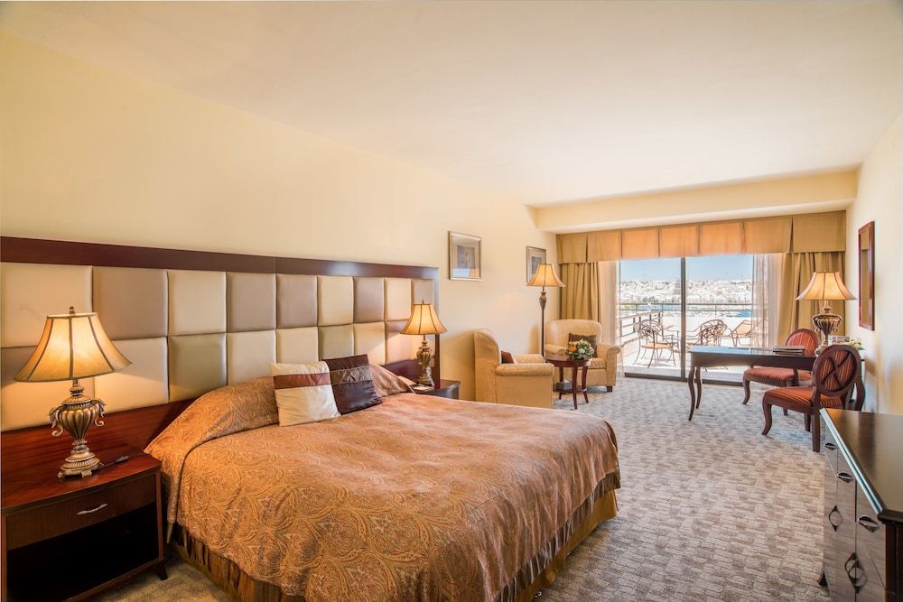 Grand Hotel Excelsior Panoramic Seafront Room with Terrace 2