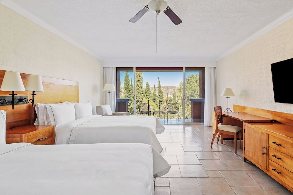Room, 2 Queen Beds, Mountain View