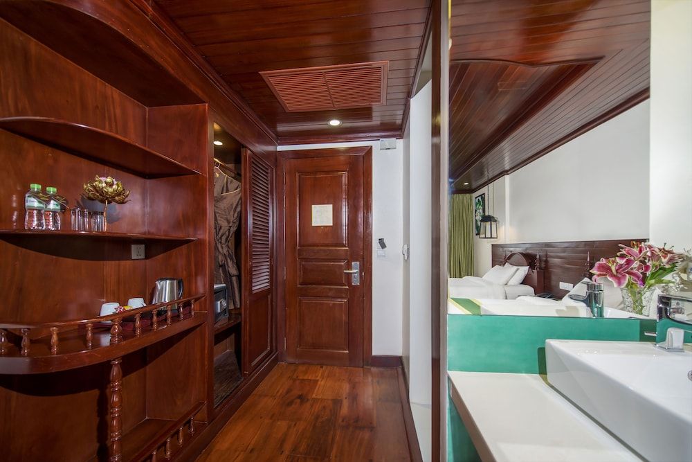 Borei Angkor Resort & Spa Deluxe Twin Room 9