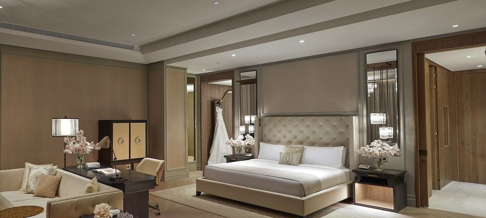 Suite (Bridal)