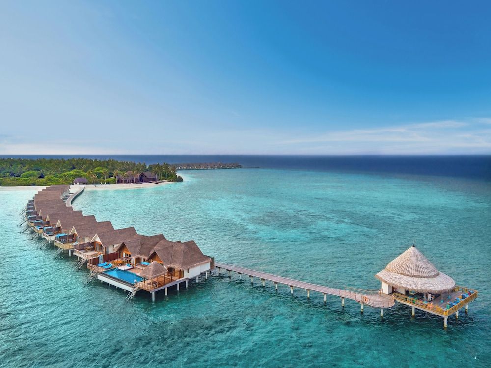 Furaveri Island Resort & Spa
