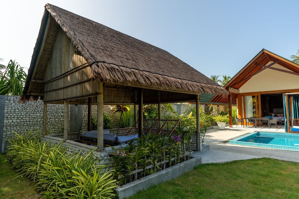 Furaveri Island Resort & Spa