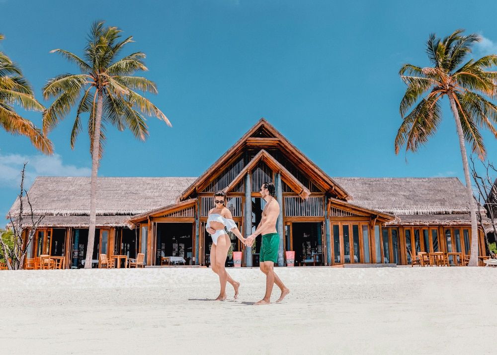 Furaveri Island Resort & Spa