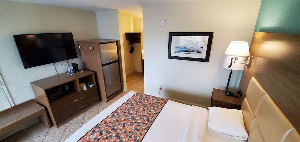 Beachside Resort Hotel Standard Room, 1 Queen Bed, Non Smoking 3