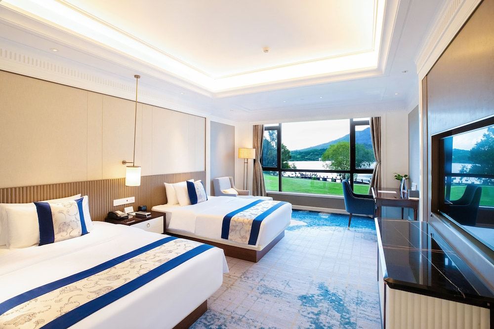 Lake-view Room