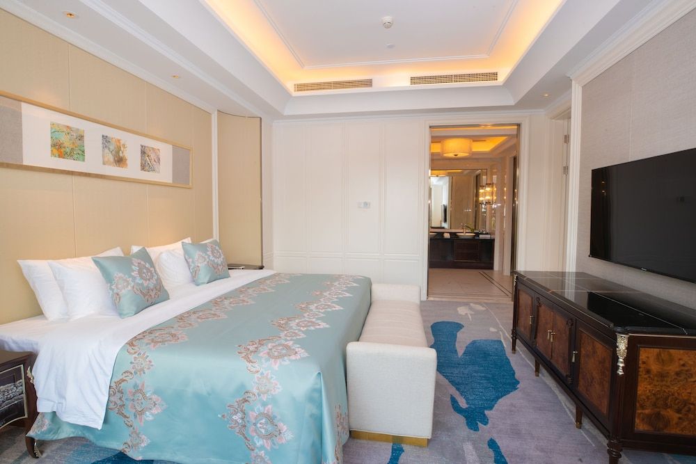 Deluxe Zhongshan Suite