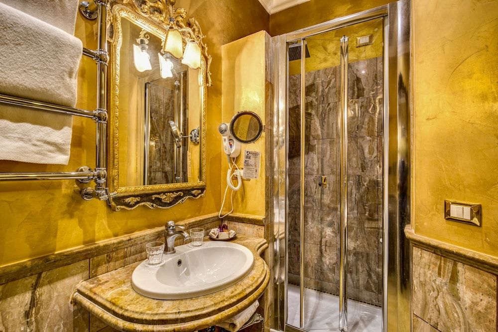 ROMANICO PALACE LUXURY HOTEL & SPA Classic Double or Twin Room 8