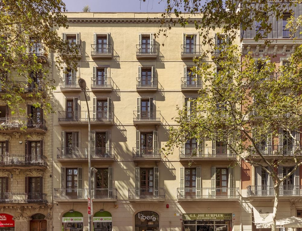 undefined Líbere Barcelona Sant Antoni 2