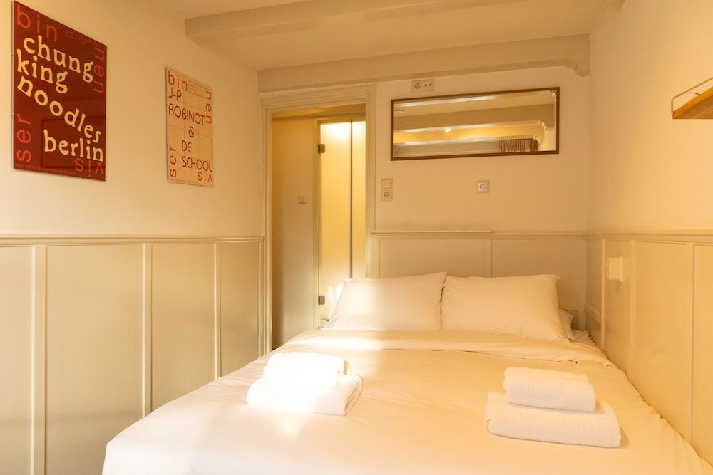 undefined Hotel Calisto 5