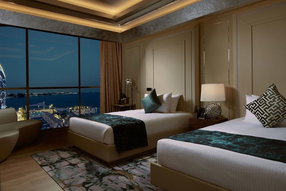 Royal M Suite