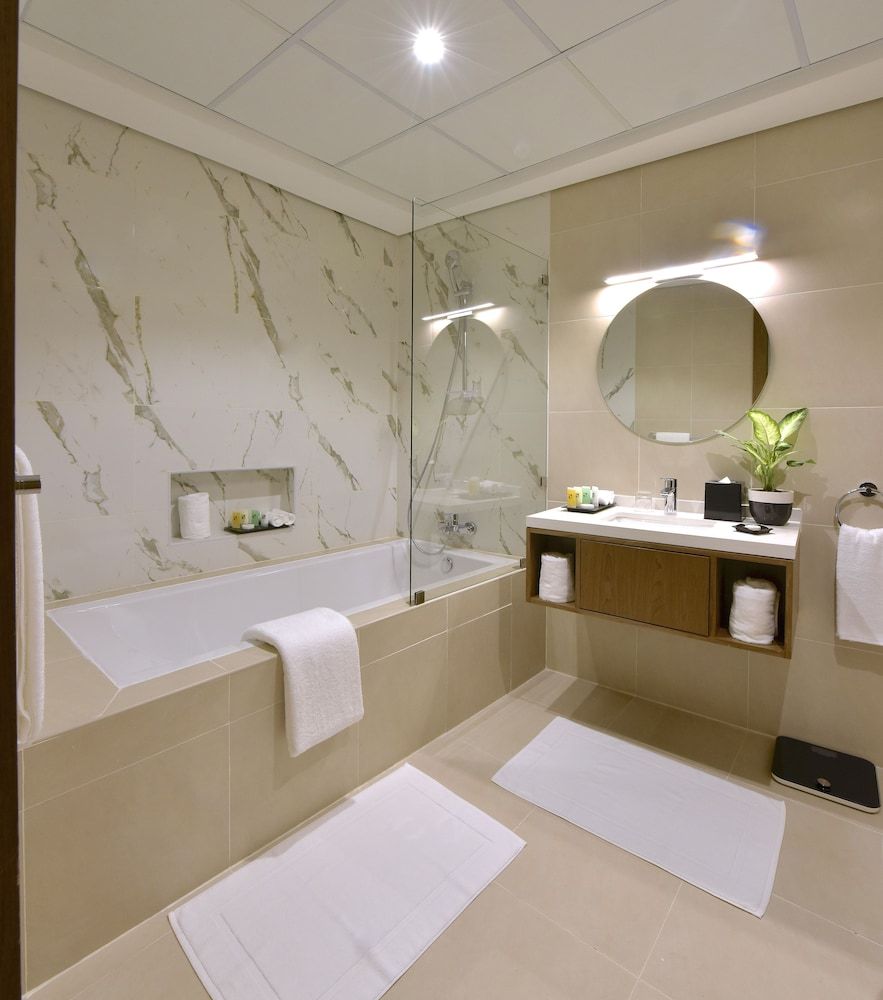 Deep Soaking Bathtub