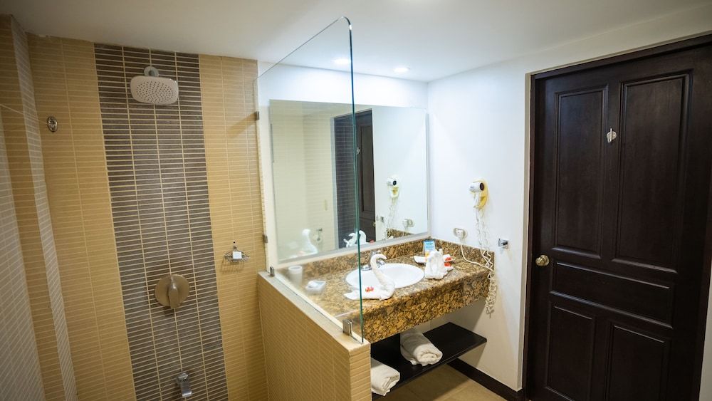 Tango Mar Beachfront Boutique Hotel & Villas Beachfront Room, 2 Queen Beds 4