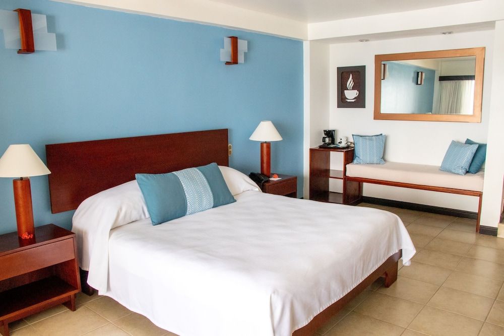 Tango Mar Beachfront Boutique Hotel & Villas Beachfront Room, 1 King Bed 2