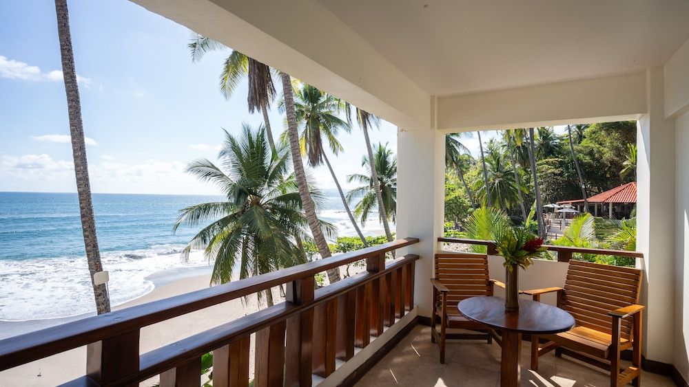 Tango Mar Beachfront Boutique Hotel & Villas Beachfront Room, 1 King Bed 4