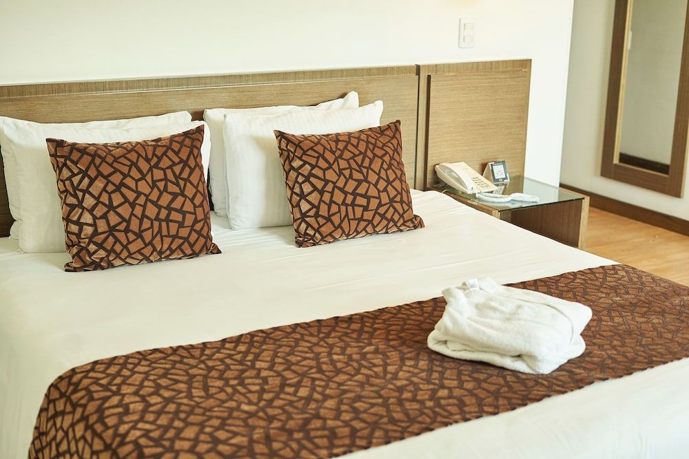 Standard Room, 1 Queen Bed