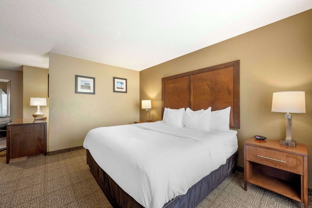 Suite, 1 King Bed, Non Smoking, Hot Tub
