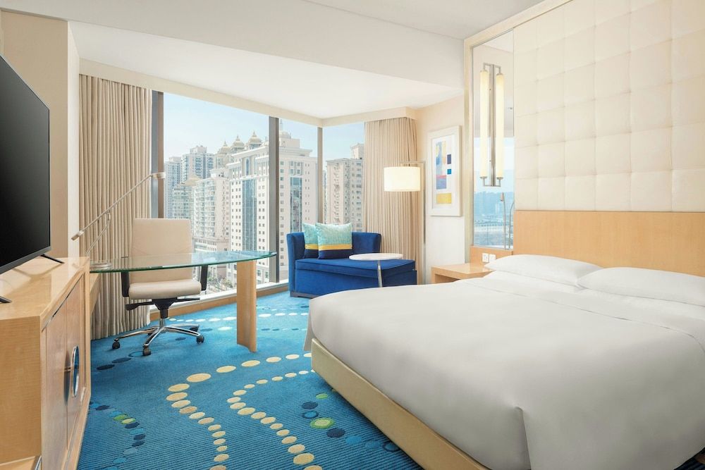 undefined Renaissance Shanghai Yu Garden Hotel on the Bund 3