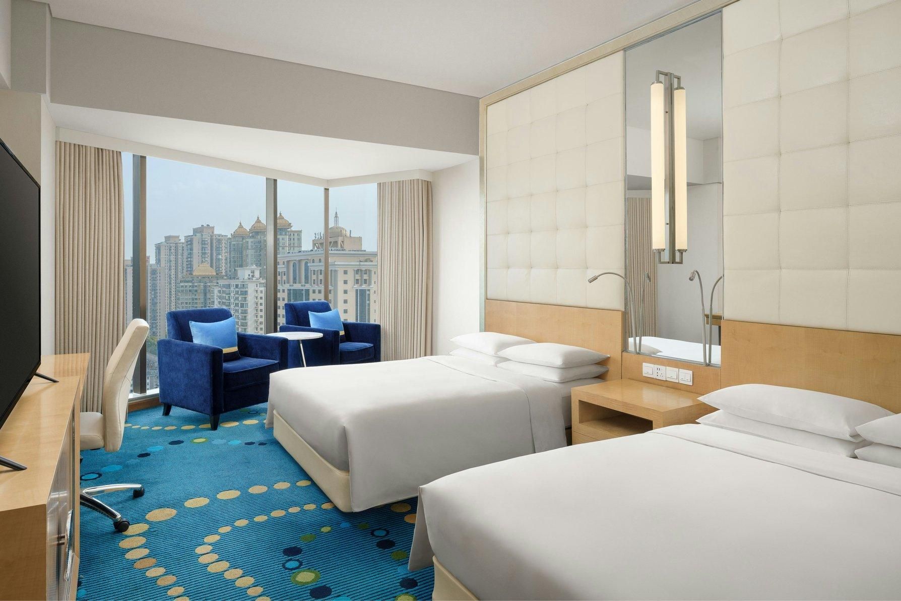 undefined Renaissance Shanghai Yu Garden Hotel 2