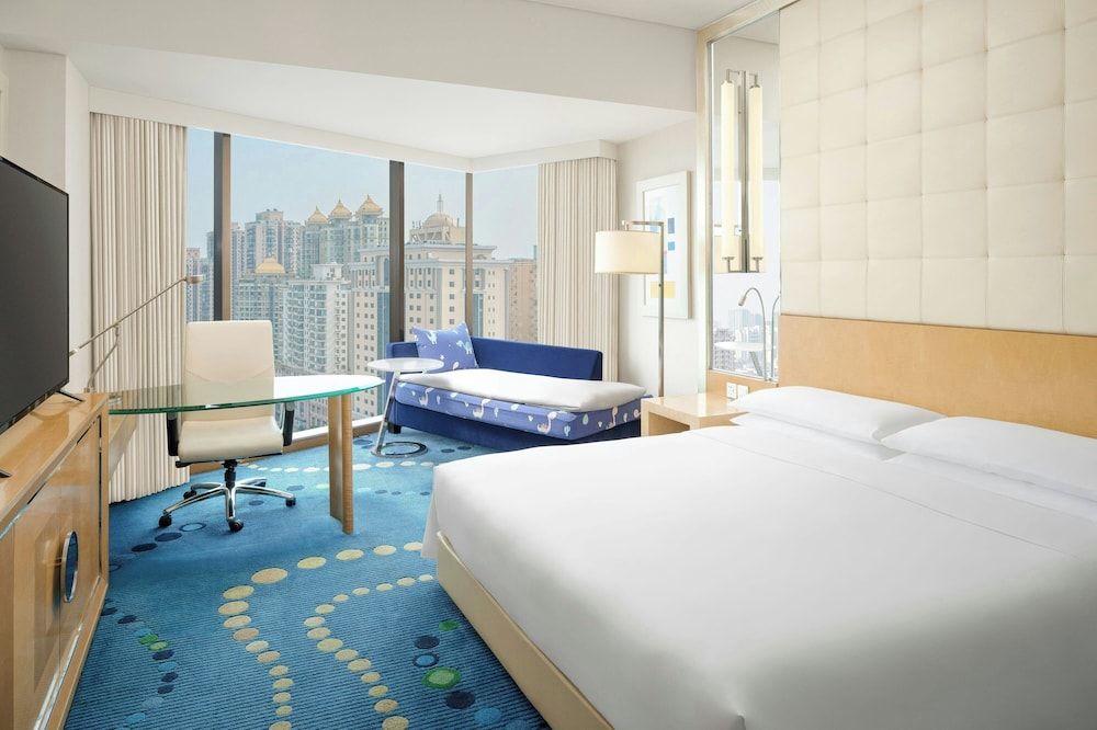 undefined Renaissance Shanghai Yu Garden Hotel on the Bund 5