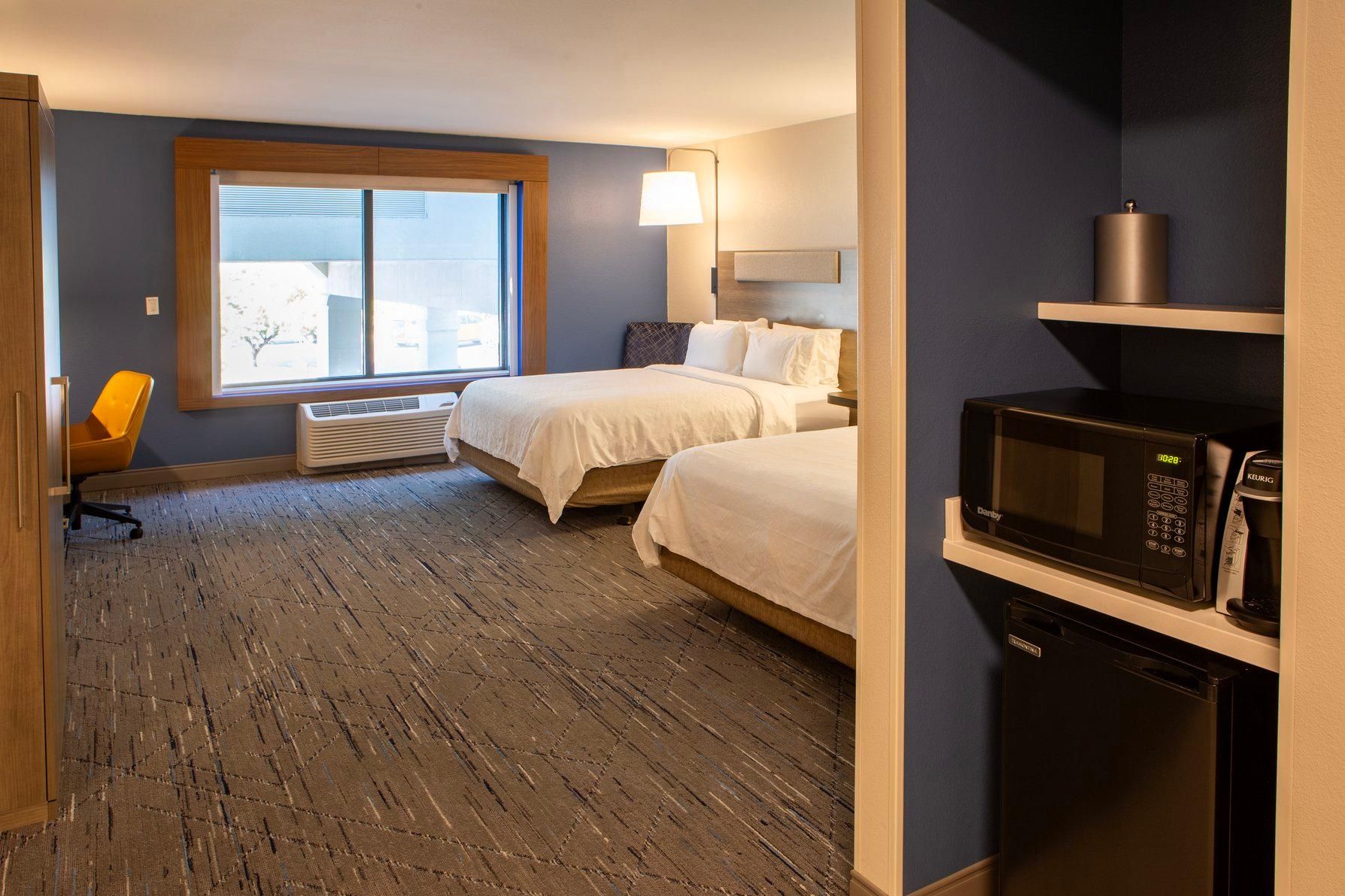 2 Queen Beds Standard Comm Accessible