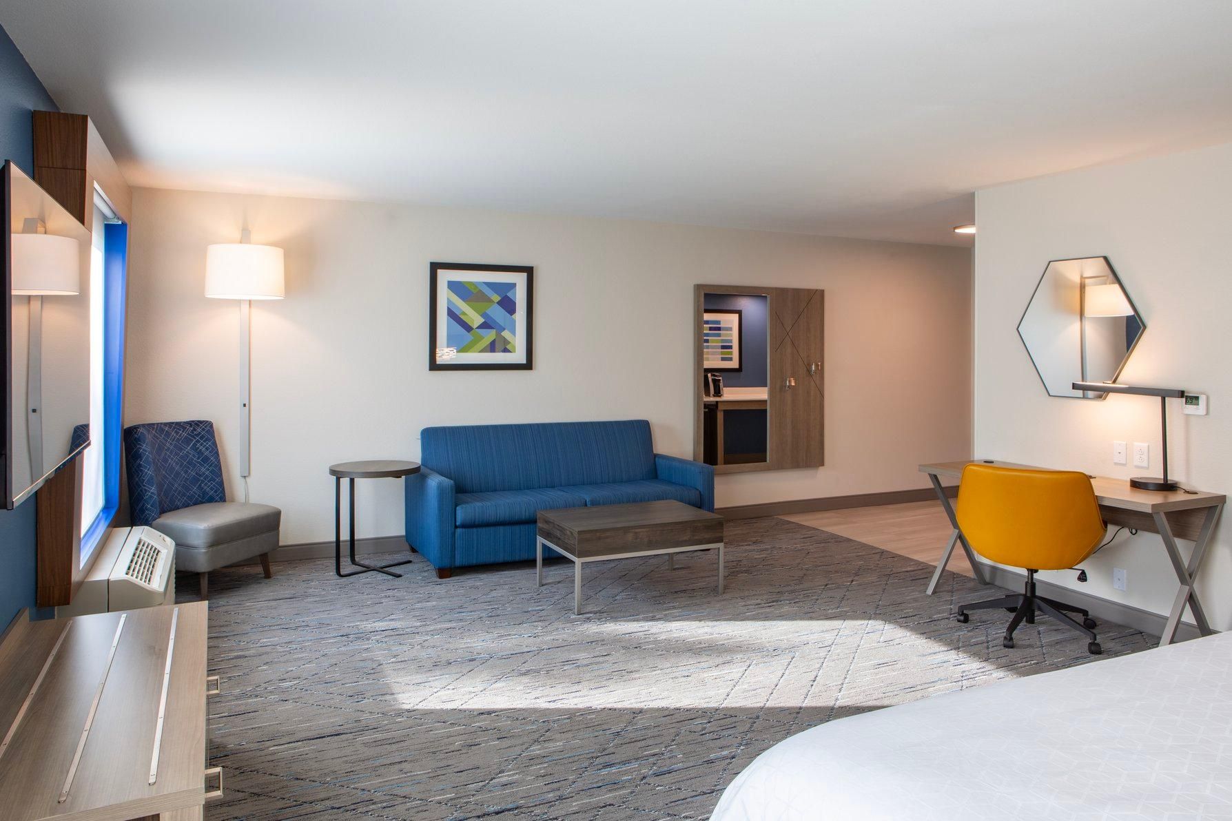 1 King Bed Suite With Additional Living