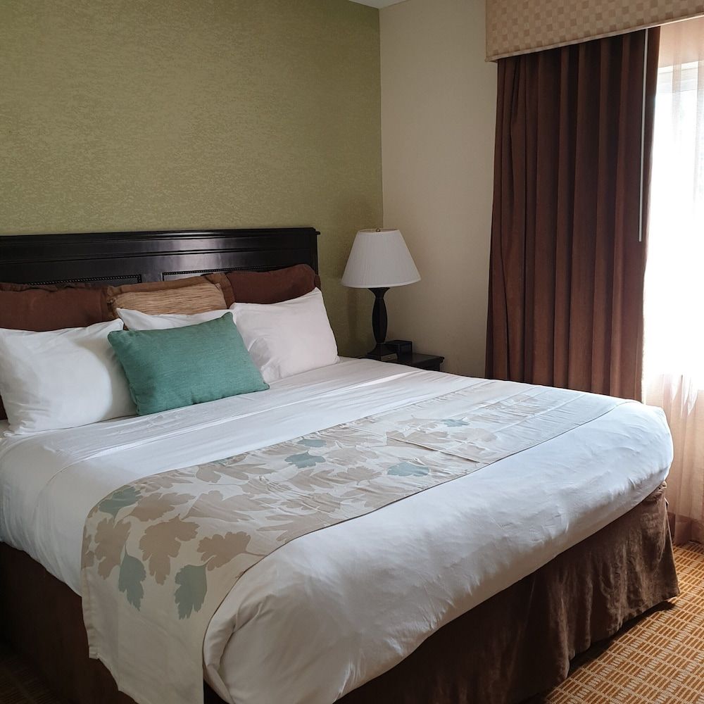 Executive Suite, 1 Bedroom, Accessible, Non Smoking (Mobility, Roll-In Shower)