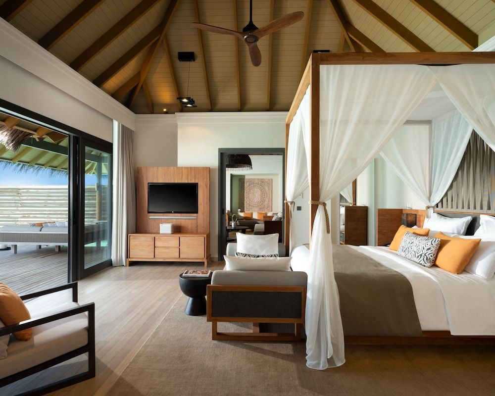 Vakkaru Maldives One Bedroom Over Water Pool Residence:30% off Seaplane Transfers, 11 Jan to 19 Dec 2025 Stay 2