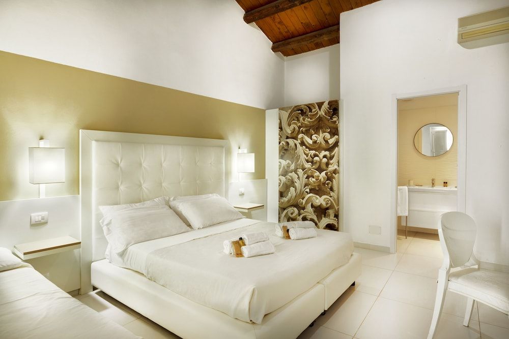 Villa Principe di Belmonte Deluxe Room 2