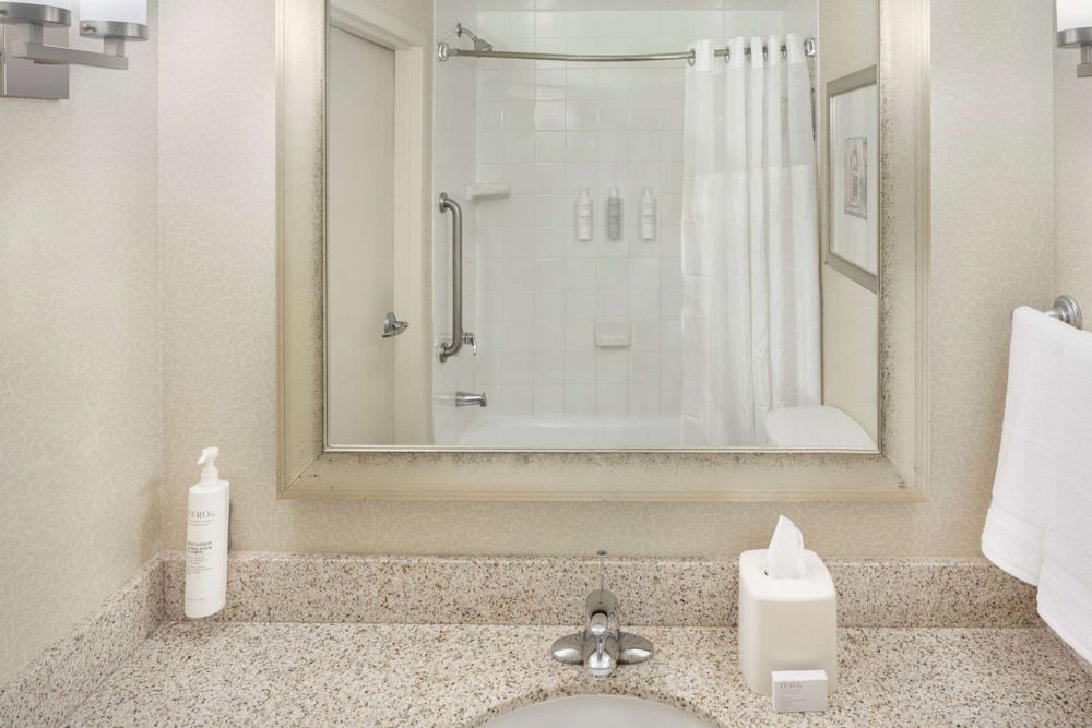 Hilton Garden Inn Miami Airport West 1 King Bed 4