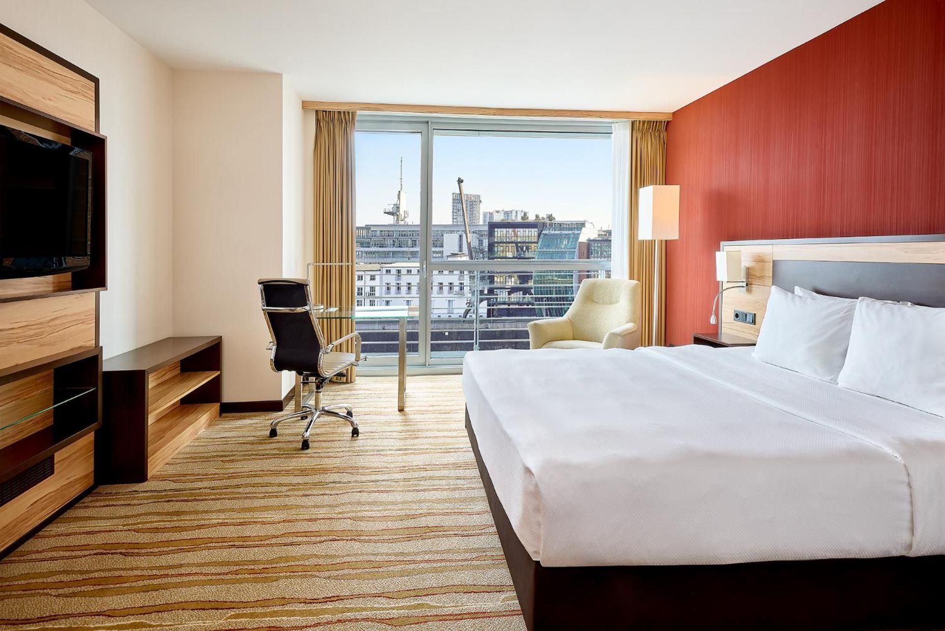 undefined Courtyard by Marriott Düsseldorf Hafen 3