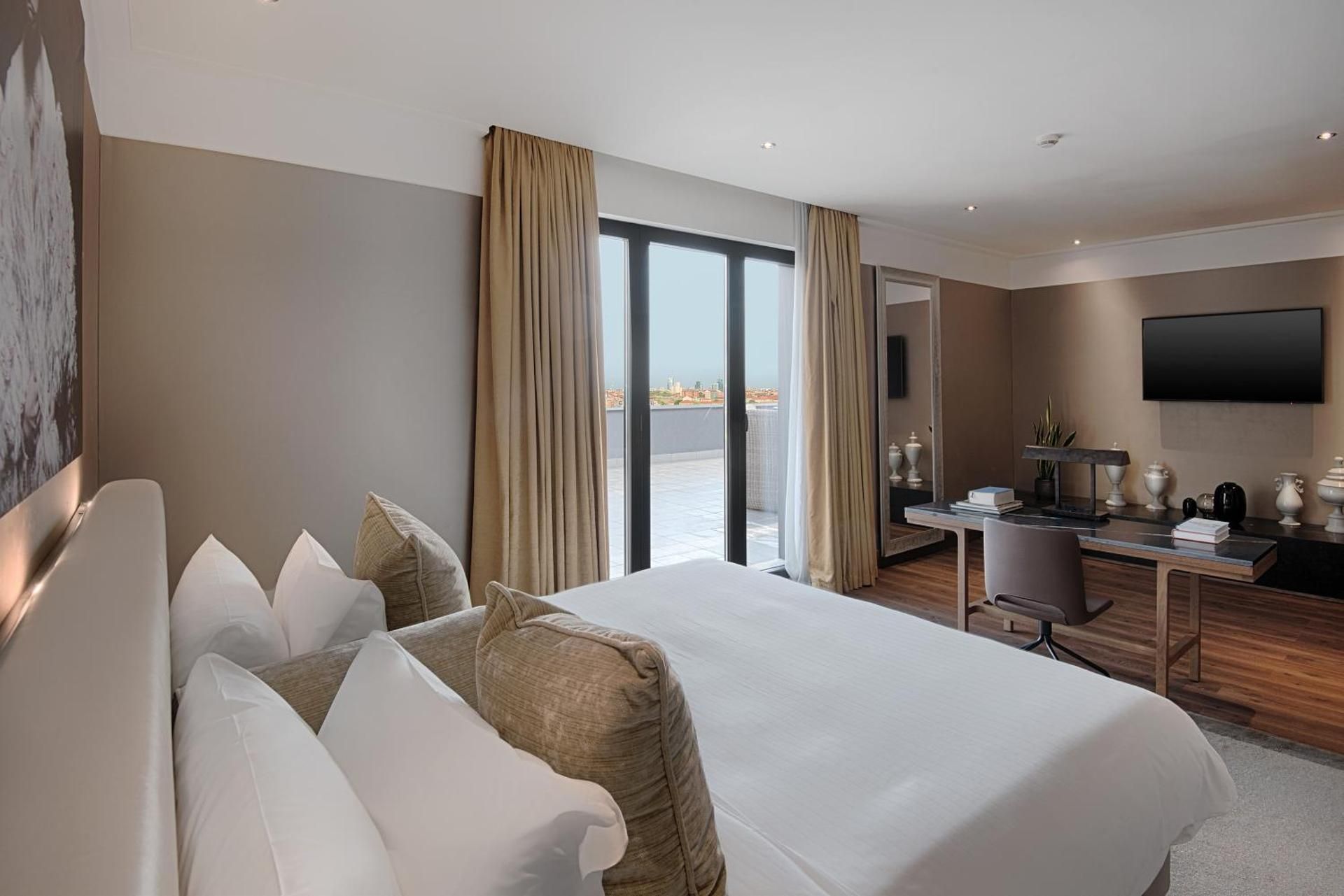 undefined Radisson Blu Hotel, Milan 8