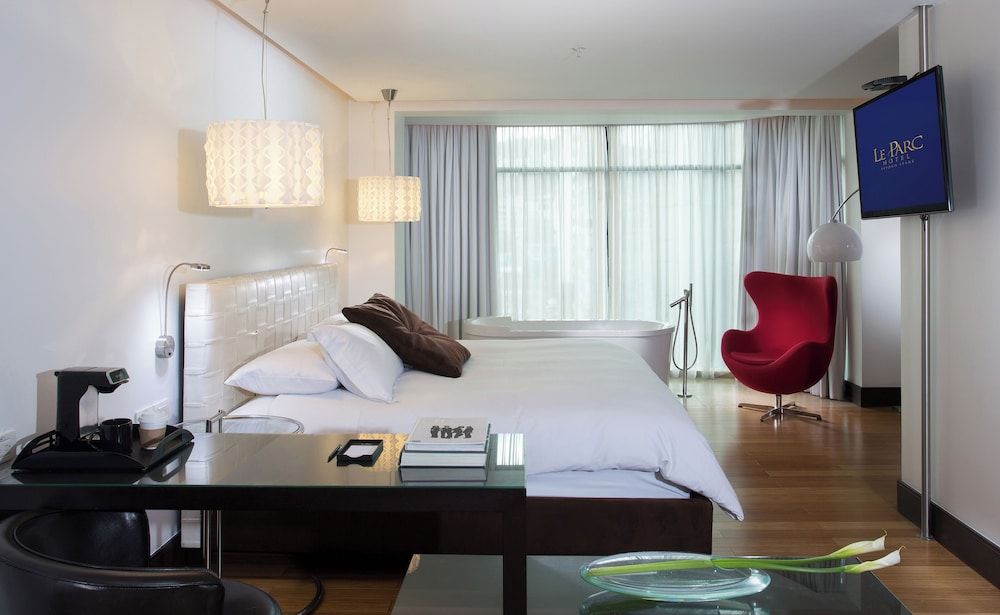 Junior Suite, 1 King Bed