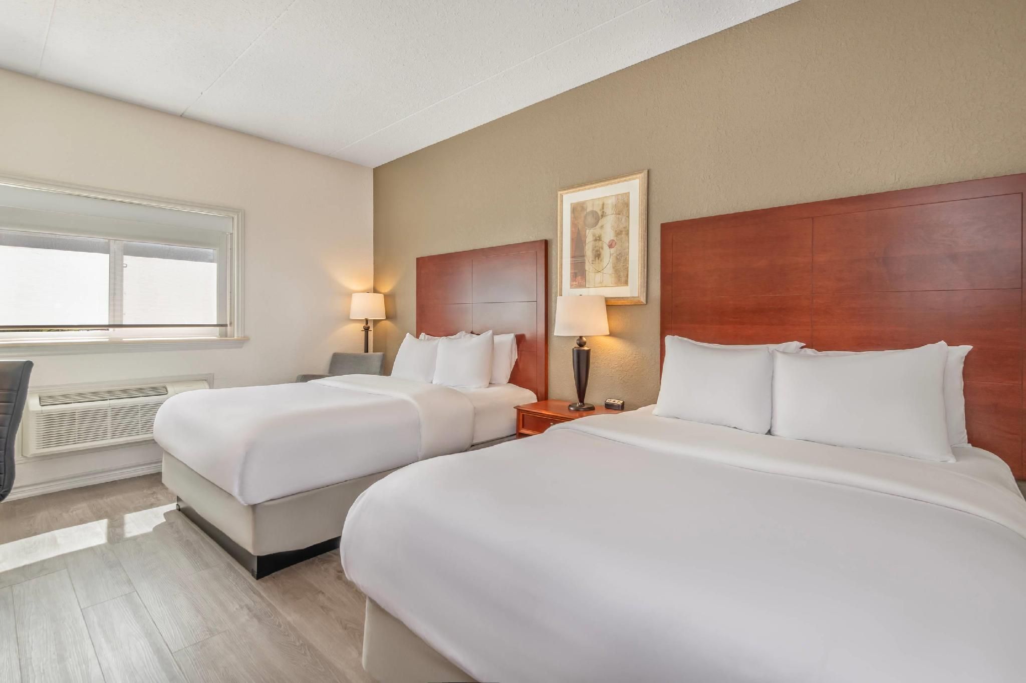 2 Queen Beds, Business Room, Nonsmoking