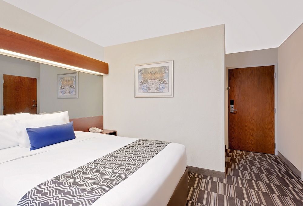 Standard Room, 1 Queen Bed