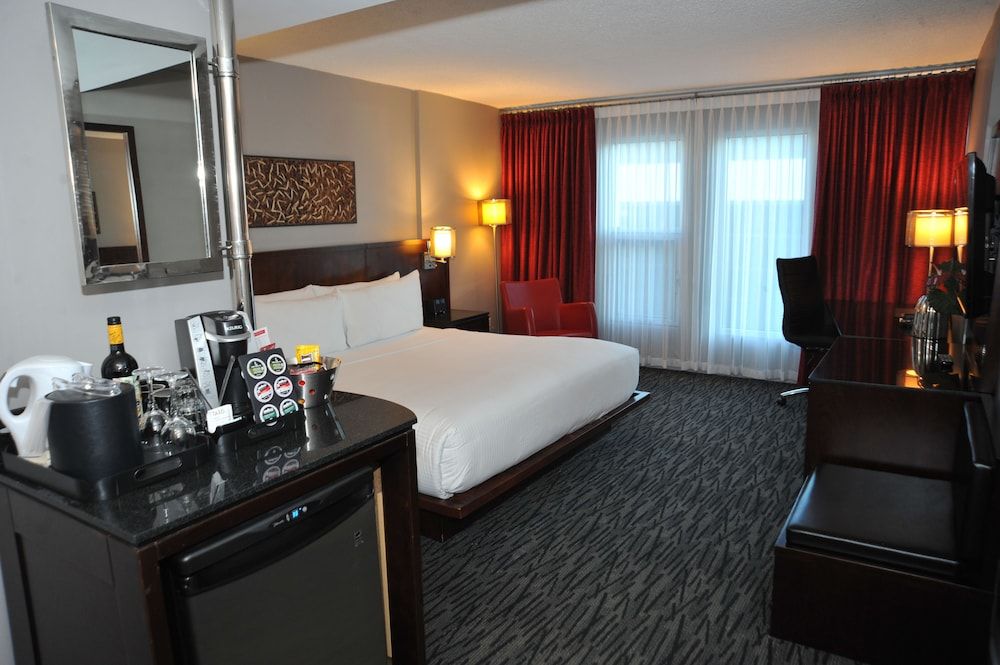 Matrix Hotel Deluxe Room, 1 King Bed 2