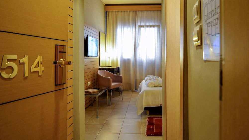 Astoria Hotel Basic Double Room (Budget) 11