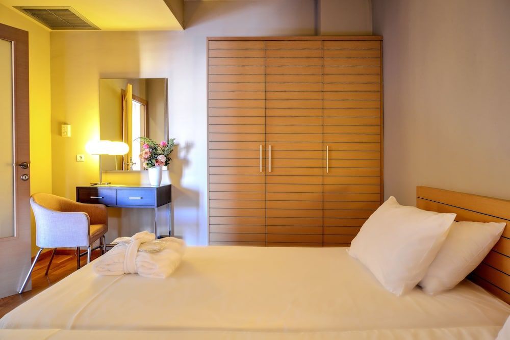 Economy Suite