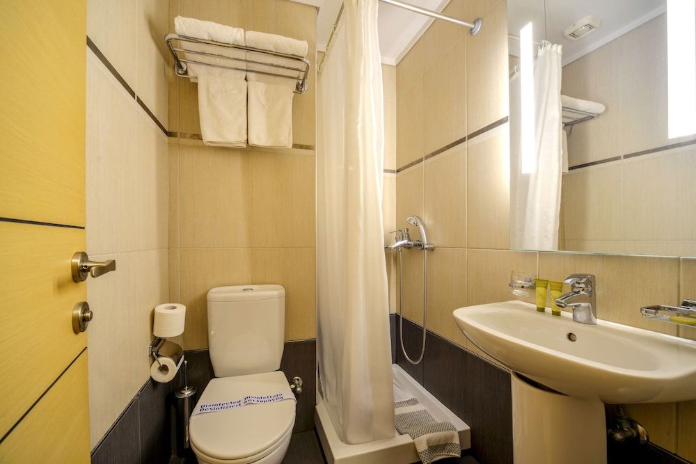 Astoria Hotel Basic Double Room (Budget) 6
