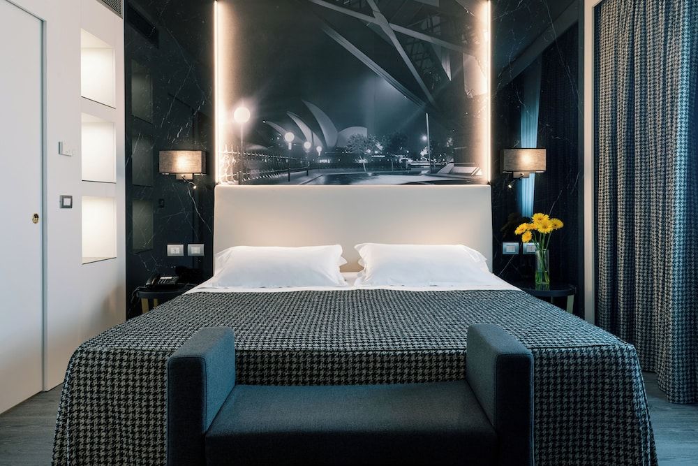 undefined The Sydney Hotel 3