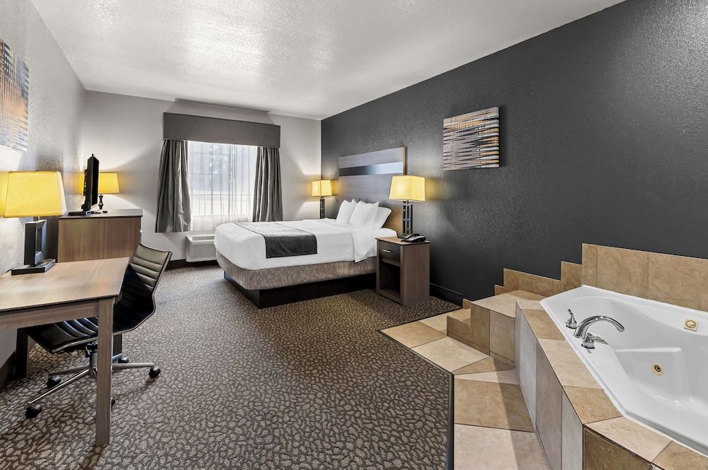 Best Western Sherwood Inn & Suites Suite, 1 King Bed, Non Smoking, Jetted Tub 2
