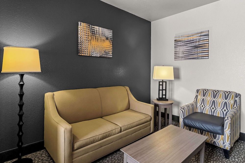 Best Western Sherwood Inn & Suites Suite, 1 King Bed with Sofa bed, Non Smoking, Microwave (with Sofabed) 5