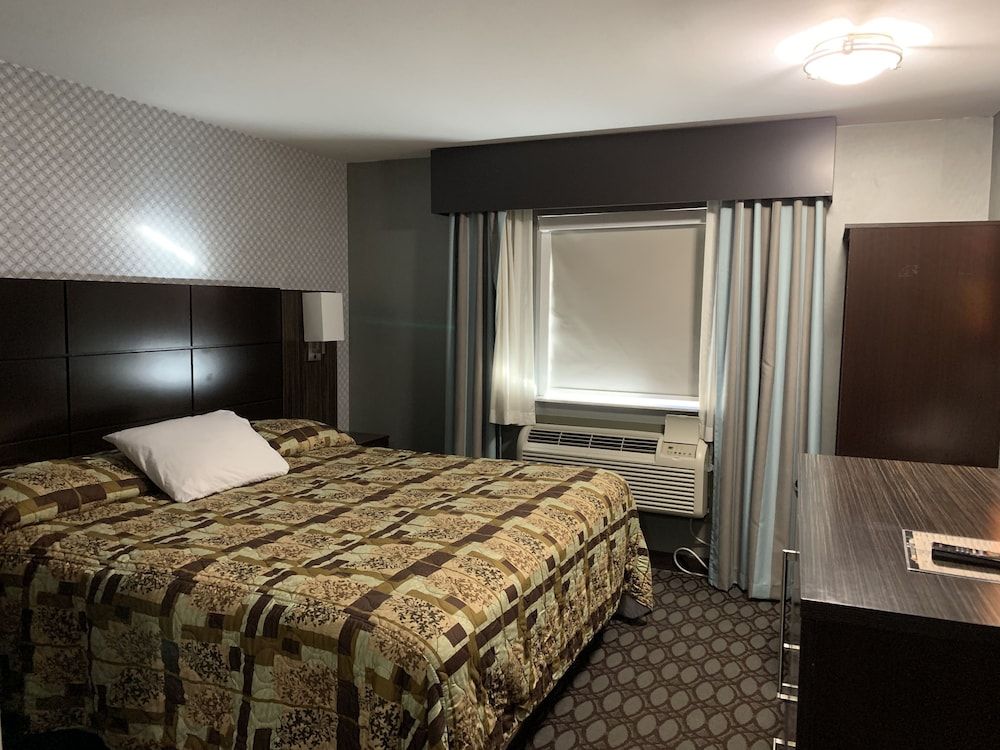 Red Carpet Inn Elmwood Park