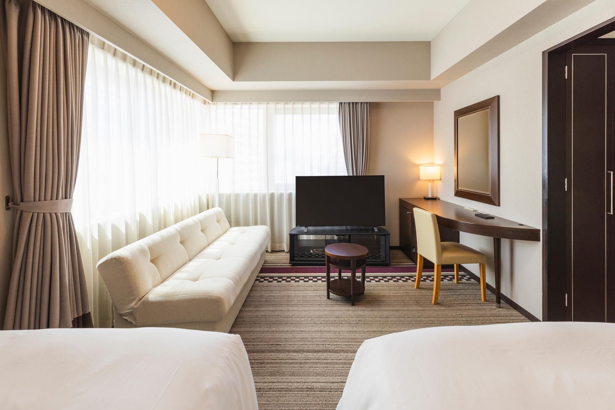 Twin Room with Sofa - Non-Smoking
