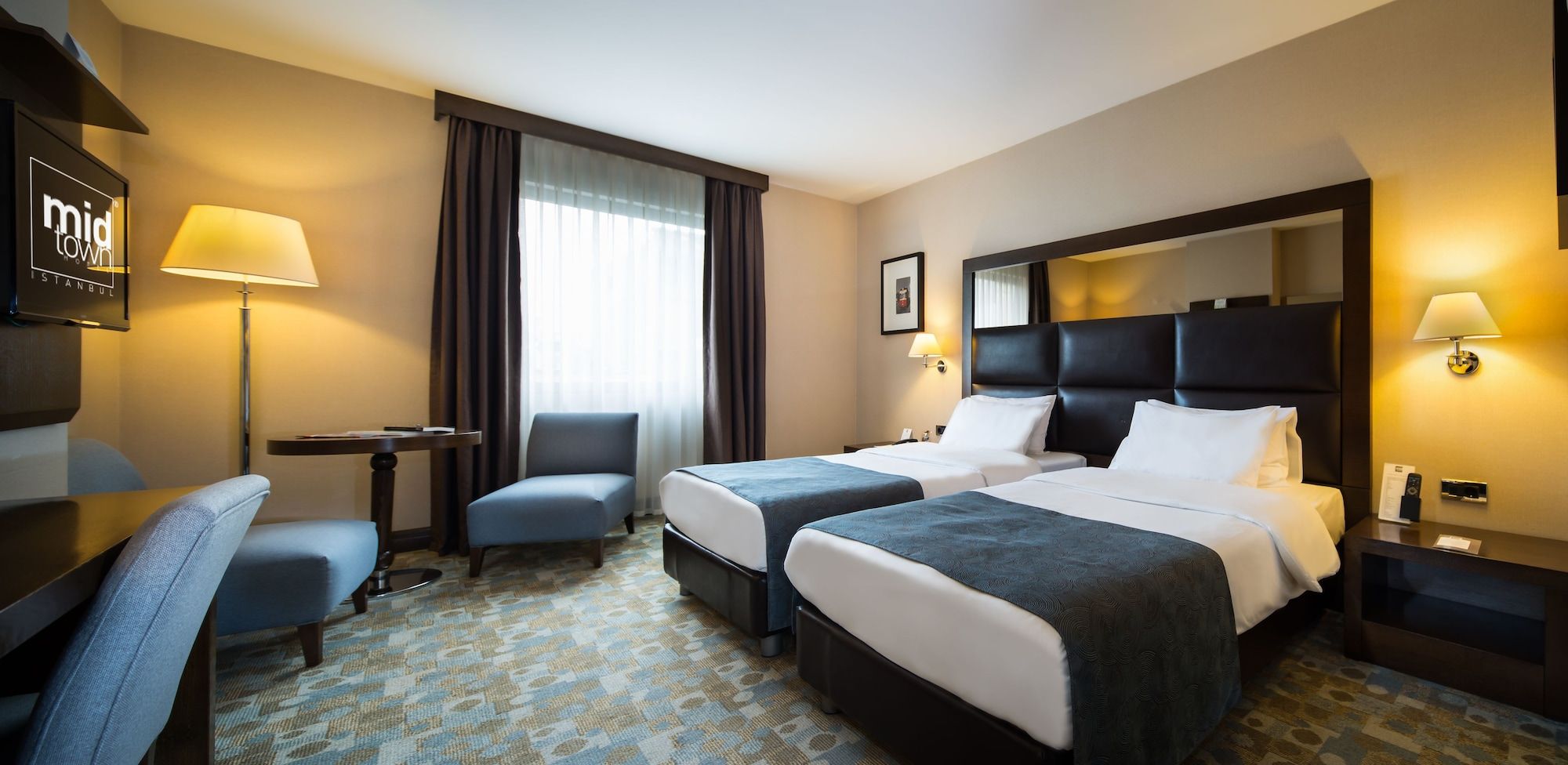 DELUXE, TWIN BEDS