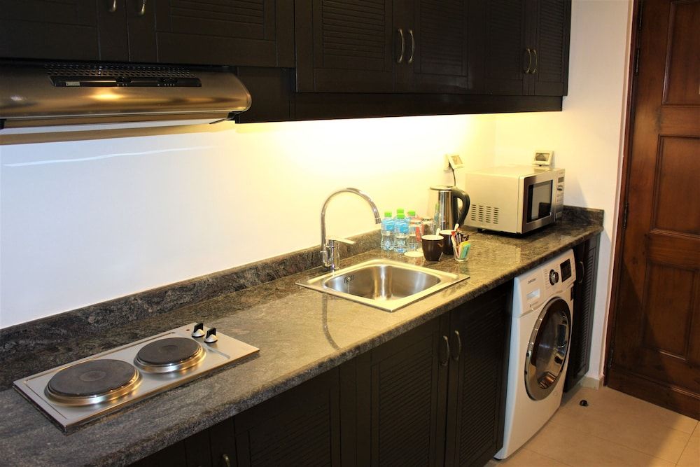 Mövenpick Hotel & Resort Al Bida'a Kuwait Family Room 3