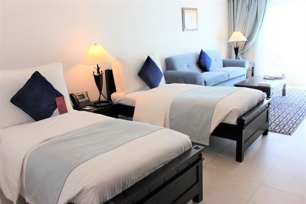 Mövenpick Hotel & Resort Al Bida'a Kuwait Family Room 2