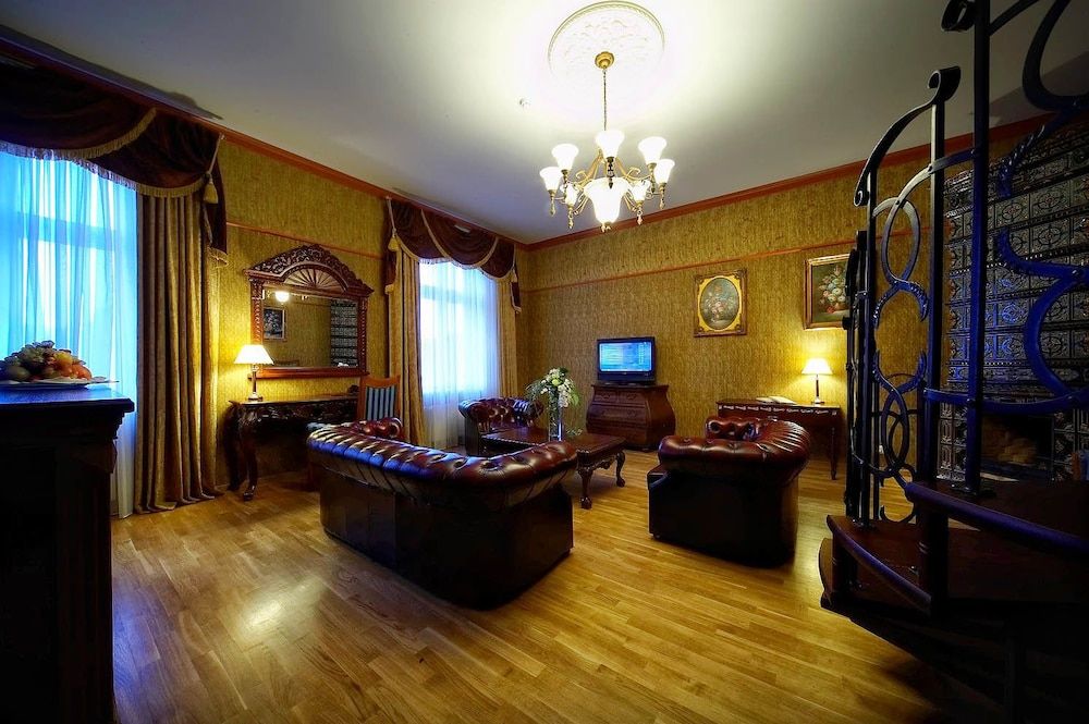 Garden Palace Hotel Royal Suite 4
