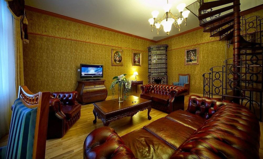 Garden Palace Hotel Royal Suite 3