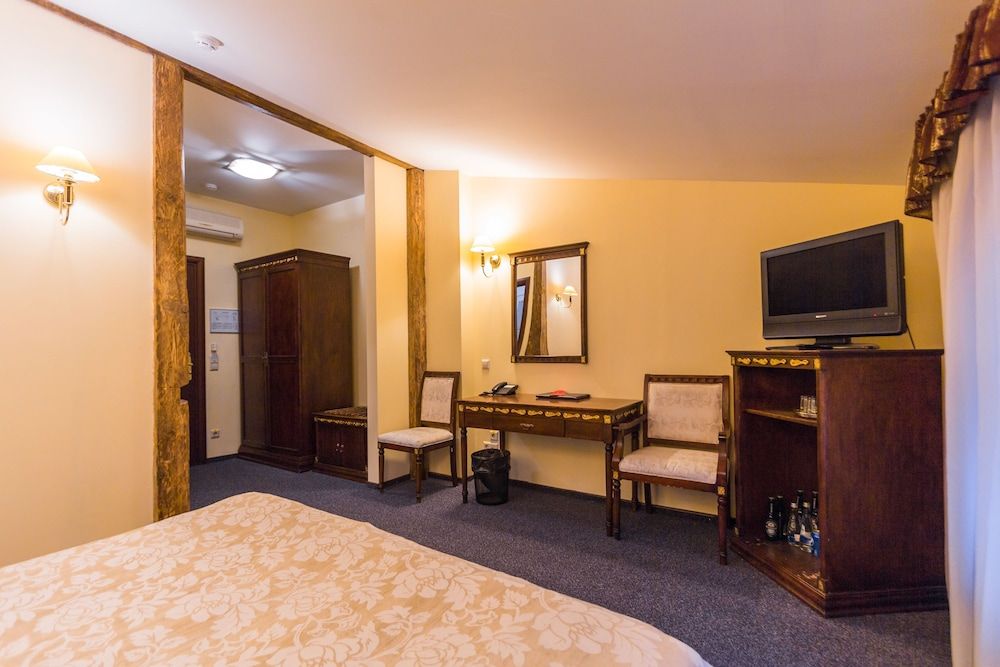 Garden Palace Hotel Superior Double Room 7